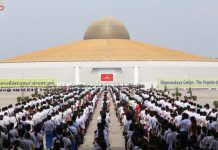 “ธรรมกาย”โดนยึดแล้ว!แรงงานเมียนมาในไทยอู้ฟู่แห่ไปทำบุญกันแน่นวัด
