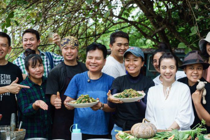 เหล่าบรรดาเชฟ ปรุงอาหารด้วยวัตถุดิบอินทรีย์ให้ชิมกันสดๆ