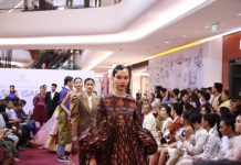 ดารานักร้องเพียบ!ร่วมเดินแบบในงาน“SILK ISAN”