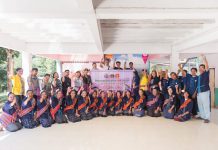 แกะสลักไม้ขึ้นชื่อ ตามรอยพระพุทธบาท ชมทิวทัศน์ยอดภูเก้า