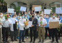 ลุ้นแอพฯแท็กซี่เสรี! ประชาชน-โชเฟอร์ยื่นหนังสือนายกฯ เร่งไฟเขียว