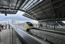 รถไฟฟ้าสายสีเหลืองมาหานะเธอ…ดีเดย์เปิดเส้นทางศรีนครินทร์ – ลาดพร้าว ร่วมเทสต์เซลฟี่งามๆ ลุ้นรับของแจก!!