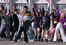 เคป๊อบบุกลานคนเมือง กทม.เปิดทางนักเต้นค่ายเพลงเกาหลีทำกิจกรรมแฟลชม็อบ