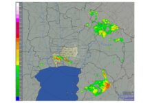 วันที่ 2 พฤศจิกายน 2568 เวลา 14.00 น.ฝนเล็กน้อยถึงปานกลางเขตหนองเเขม บางบอน บางเเค ภาษีเจริญ ราษฎร์บูรณะ บางคอแหลม ยานนาวา สาทร บางรัก พระโขนง บางนา ประเวศ เคลื่อนตัวทิศตะวันออกเฉียงใต้