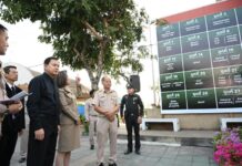 เลือกตั้งล่วงหน้าคึกคัก! ปลัด กทม.ลงพื้นที่ตรวจหน่วยเลือกตั้งบางกะปิ-คลองสามวา กำชับเจ้าหน้าที่อำนวยความสะดวกประชาชนเต็มที่