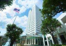 กลุ่ม ปตท.เดินเครื่องเต็มกำลัง ส่งผลิตภัณฑ์ให้สถานีบริการน้ำมันที่เป็นลูกค้า รวมถึง Jobber ที่เป็นลูกค้าประจำ โดยเริ่มมีการควบคุมราคาที่ขายให้ Jobber ให้เท่ากับราคาหน้าสถานีบริการ