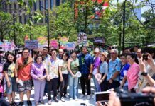 สงกรานต์สนุกฉ่ำใจ ห่มสไบไปสีลม สืบสานวัฒนธรรมไทยคึกคัก