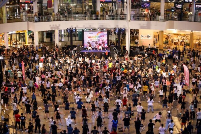 01 - Megabangna เต้นฉ่ำกับมัมฮาย