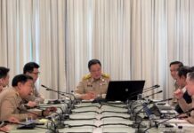 นายกฯ เรียกประชุมด่วนแก้น้ำท่วม กทม.สั่งระดมทุกหน่วยเร่งระบายน้ำออกให้เร็วที่สุด–เข้าถึงประชาชนทุกพื้นที่ ย้ำ “จุดเดือดร้อนหนักต้องช่วยก่อน”