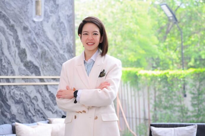 คุณอุมาพร ธัญลักษณ์ภาคย์ SENA